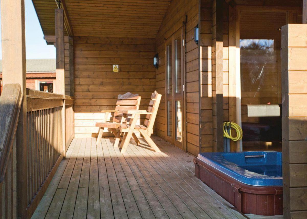 Dacre Lakeside Park Hotel Brandesburton Esterno foto