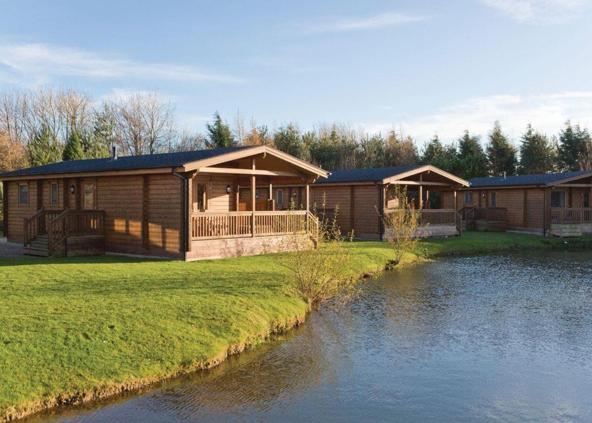 Dacre Lakeside Park Hotel Brandesburton Esterno foto
