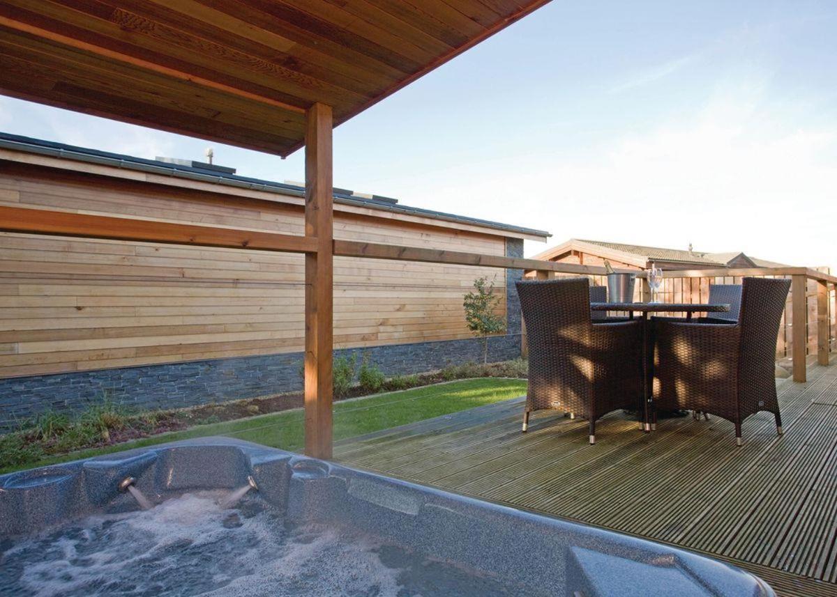 Dacre Lakeside Park Hotel Brandesburton Esterno foto