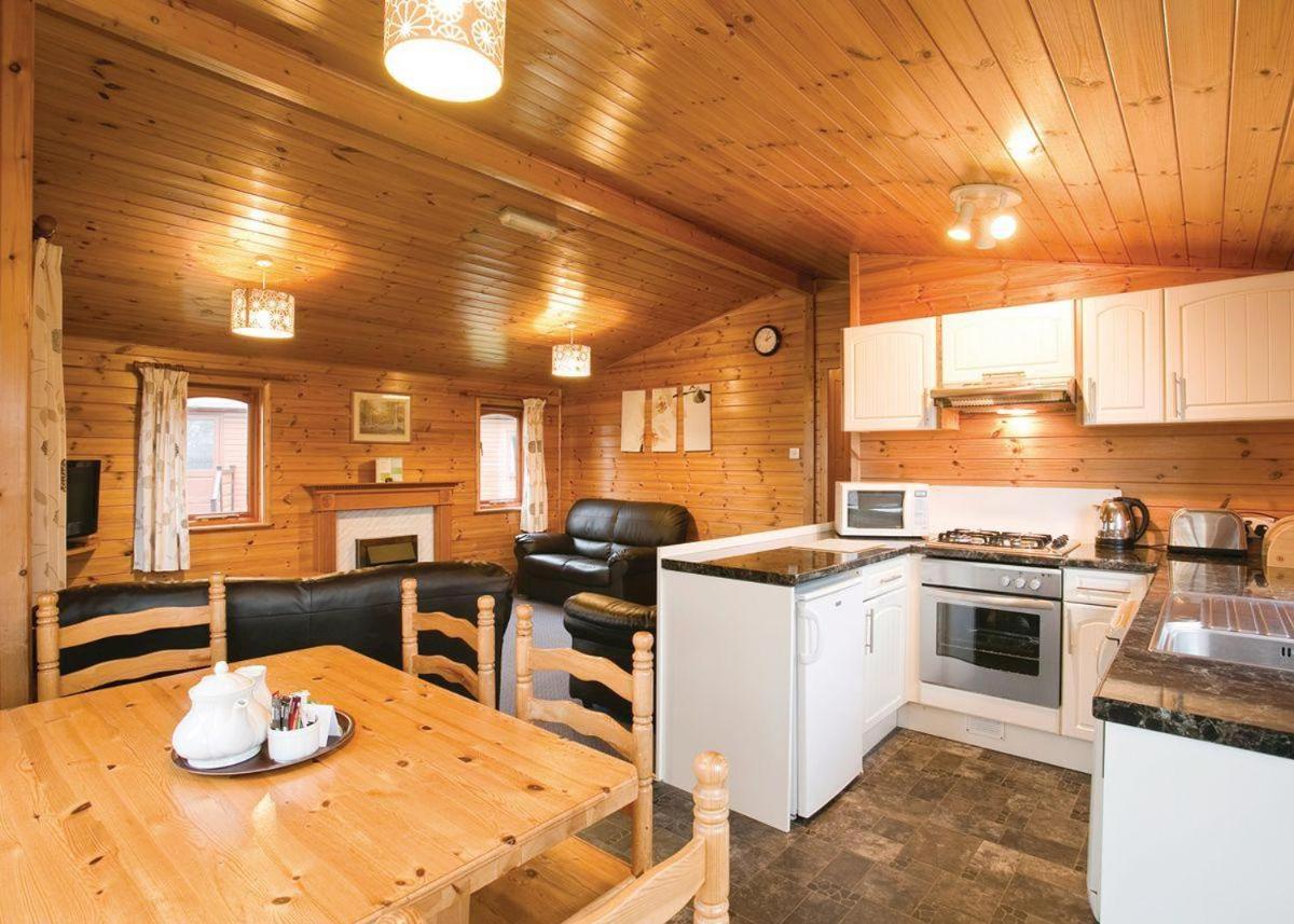 Dacre Lakeside Park Hotel Brandesburton Esterno foto