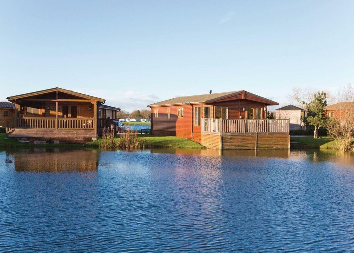 Dacre Lakeside Park Hotel Brandesburton Esterno foto