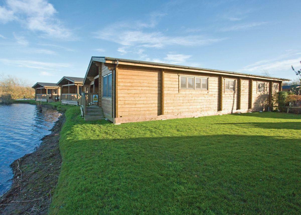 Dacre Lakeside Park Hotel Brandesburton Esterno foto