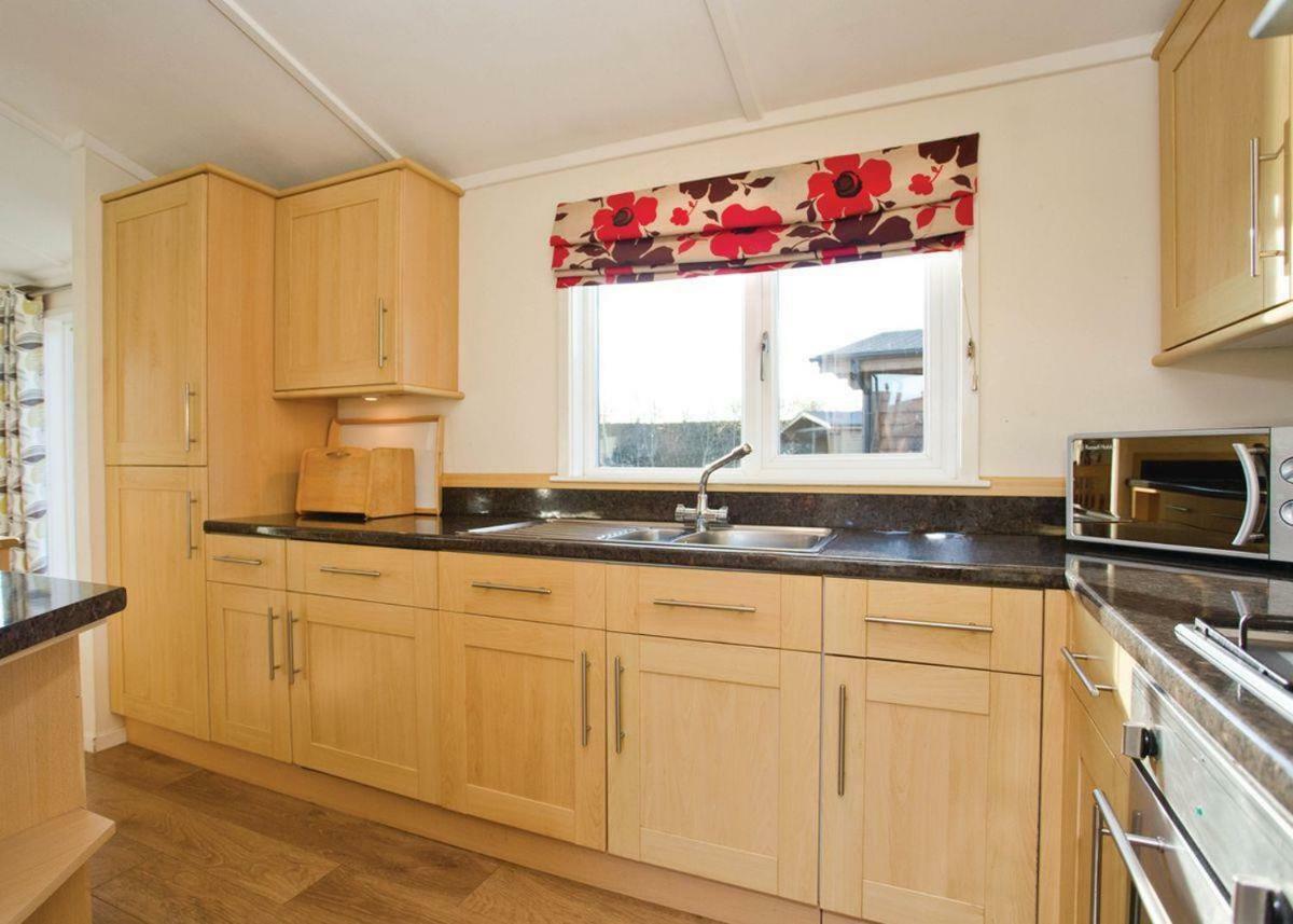 Dacre Lakeside Park Hotel Brandesburton Esterno foto